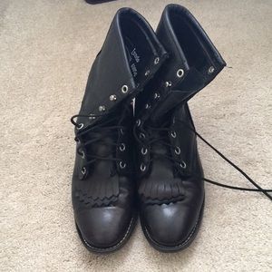 Burgundy & Black Kiltie Laredo Roper Boots